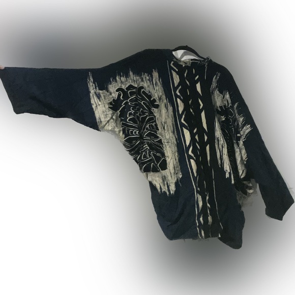 Brand Resort Wear Totem Faced Abstract Boho Cardigan w/ Metal Fastens - Size OS - Picture 6 of 16